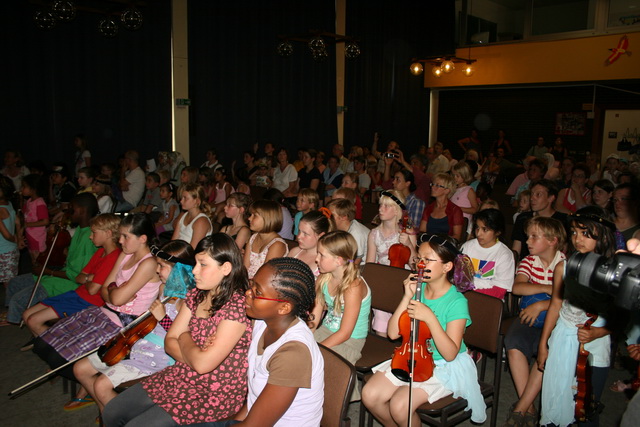 gal/2010/2010 Saitentwist Abschied Duererschule 9.7/2010 Saitentwist Duererschule Abschied 4.Kl. 9.Juli Im Coffee Cor 024.jpg